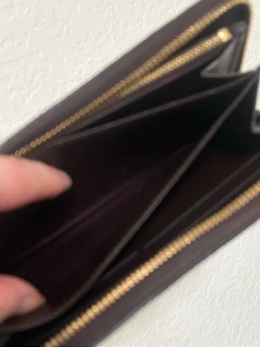 Authentic Louis Vuitton Monogram Vernis Long Wallet